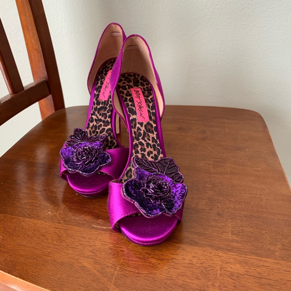 Women’s purple Betsey Johnson Heels